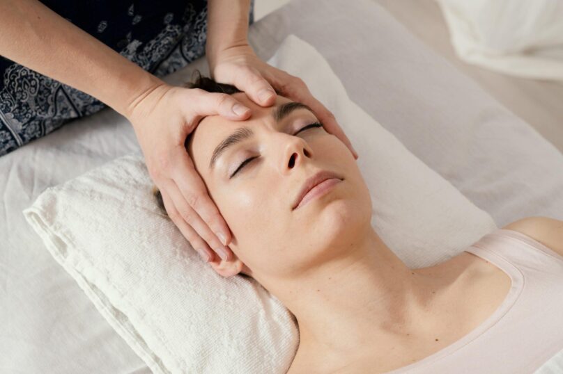 close-up-therapist-massaging-patient-s-head-scaled close-up-therapist-massaging-patient-s-head-scaled